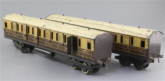 Two Bowman GWR carriages, metal with opening doors, each no.10152, in chocolate and cream